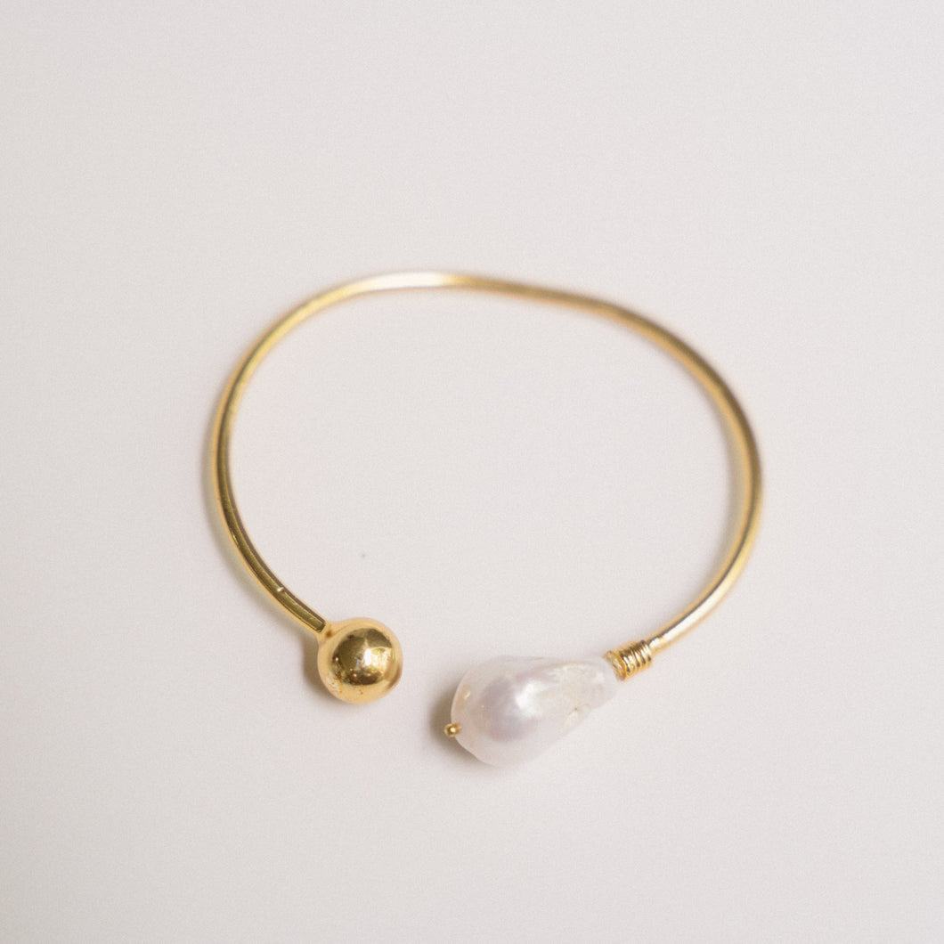 Baroque pearl ball cuff